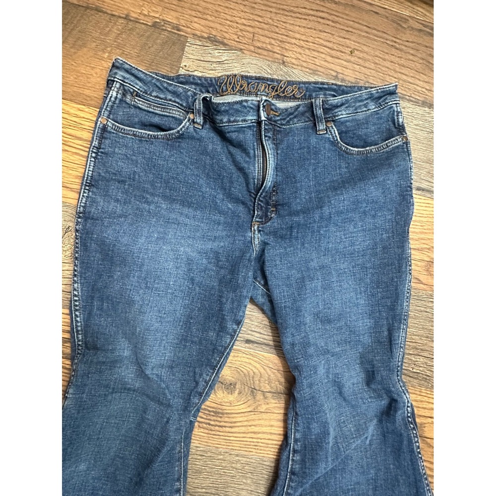 Wrangler High Rise Flare Jeans Womens 34x30 Blue Denim Bell Bottoms Cowgirl - Picture 12 of 16